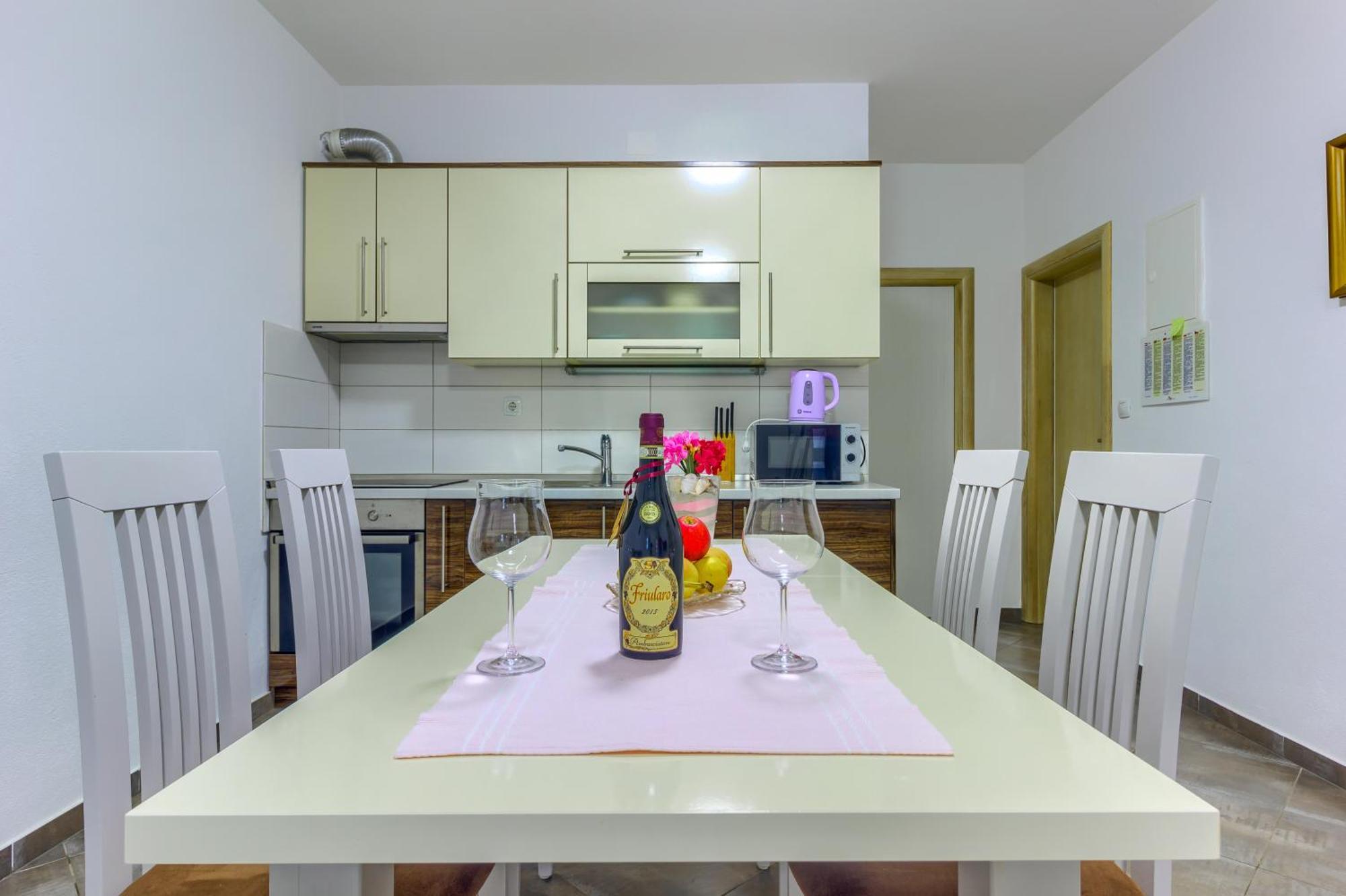 Apartmani Mato 피로바츠 외부 사진