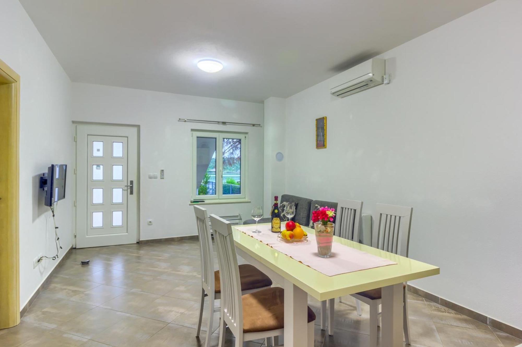 Apartmani Mato 피로바츠 외부 사진